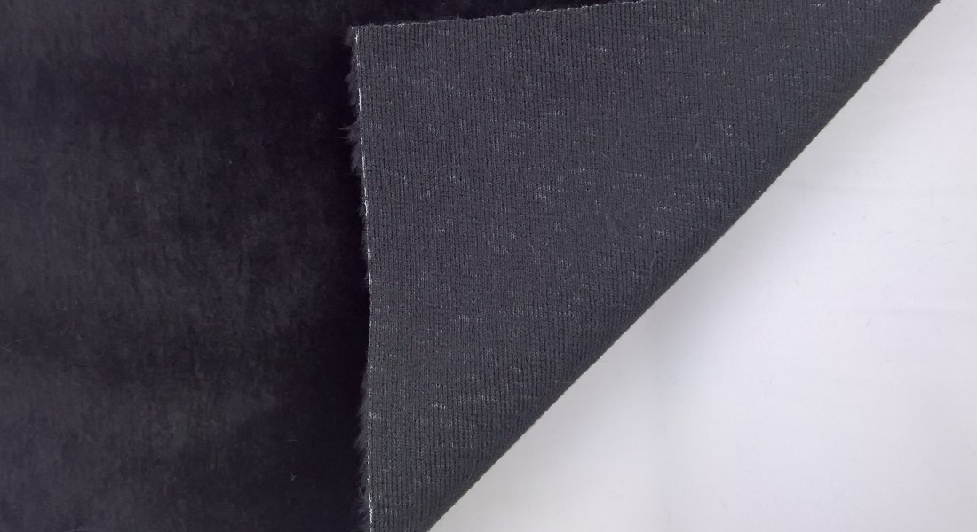 Plyš Brigita černá