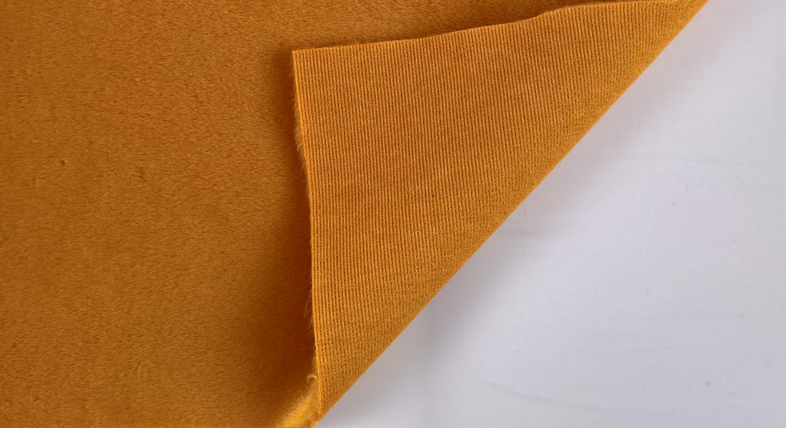 Plyš Brigita medová č.256