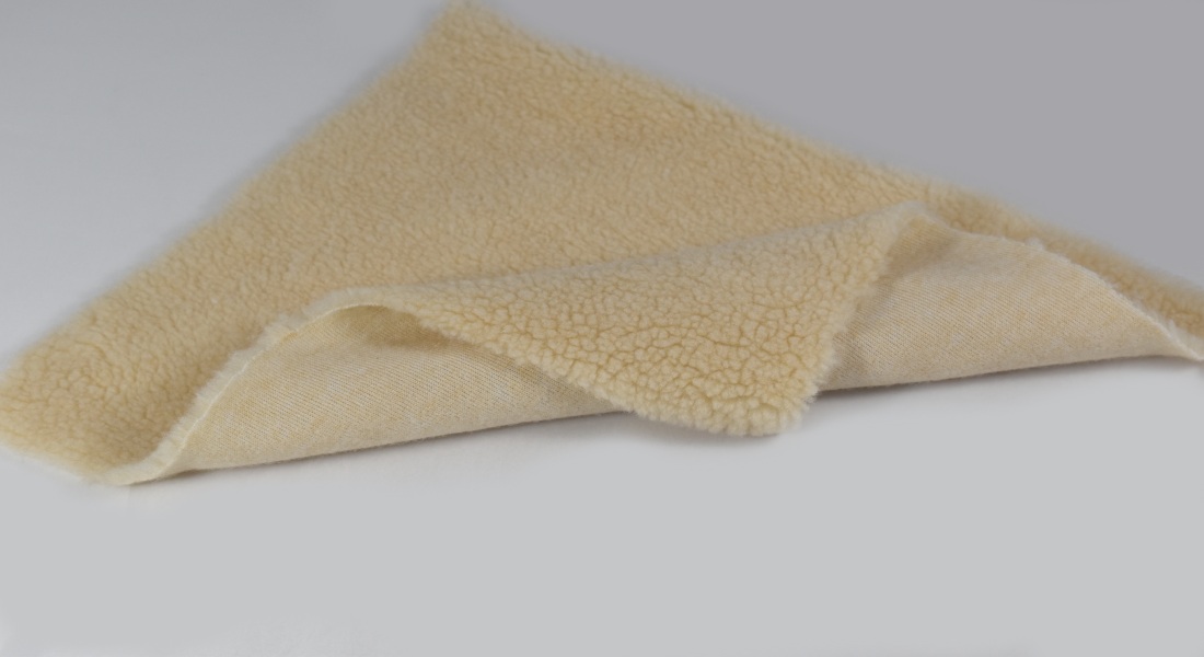 Plyš béžová baránok, pružná, šírka 150 cm