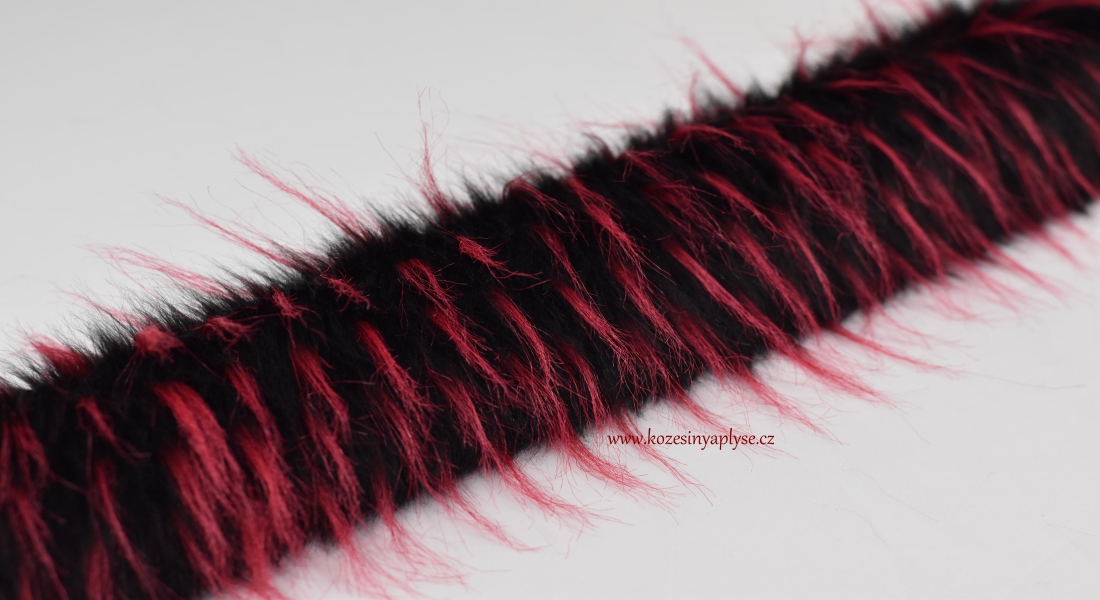 Kožušinový lem, strapcami - sýto červená s čiernou, vlas 60 mm