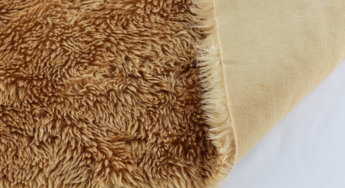 Plyš medvídek, vlas 20mm, šíře 150 cm, metráž