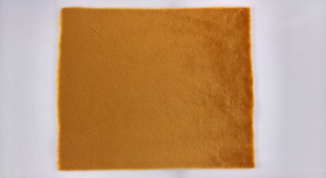 Plyš Brigita medová č.256