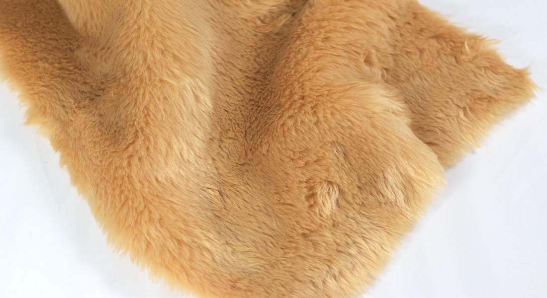 Poťahová plyš, tmavo béžová, vlas 20 mm        mm