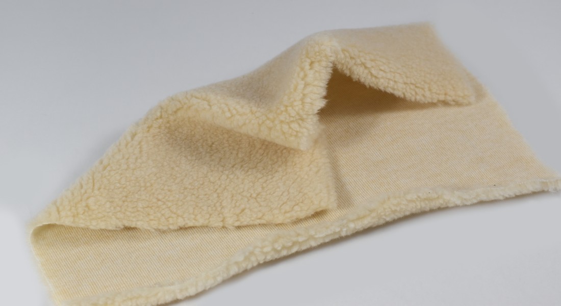 Plyš béžová baránok, pružná, šírka 150 cm