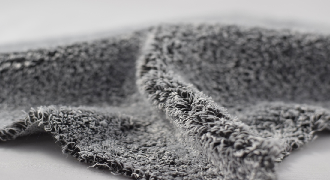 Plyš Bonekal- čierno biely melír 