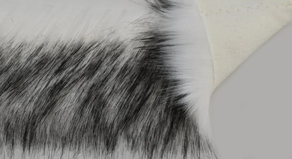 Umelá odevná kožušina biela s čiernym koncom,európsky výrobca, šírka 150 cm