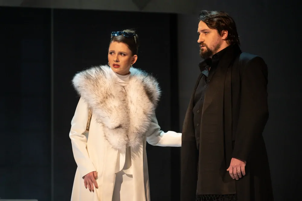 Umelá odevná kožušina biela s čiernym koncom,európsky výrobca, šírka 150 cm